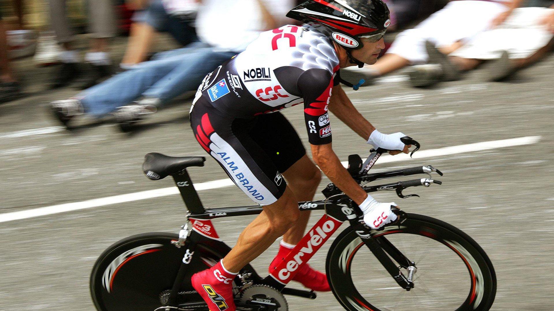 红魔中场补强锁定狼队铁闸 4000万镑豪购戈麦斯引发战术与价值双重争议