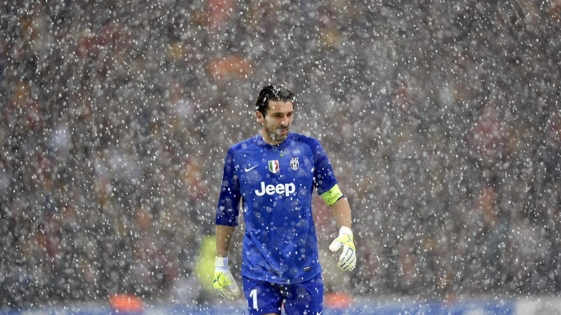 法尔克曝莱比锡加速追逐埃利奥特，应对西蒙斯离队危机